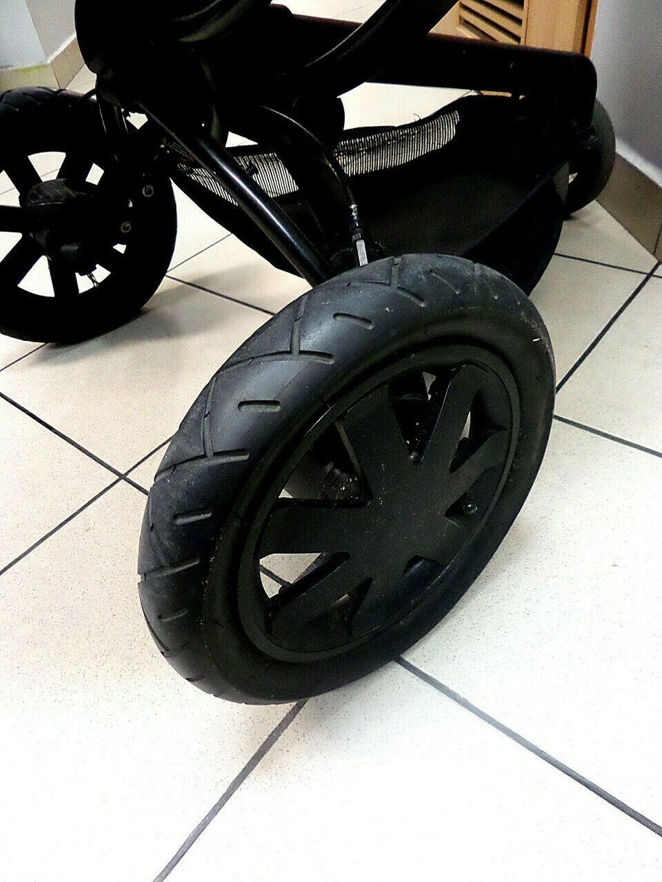 wozek-quinny-buzz-2w1-rocking-black-kolor-czarny