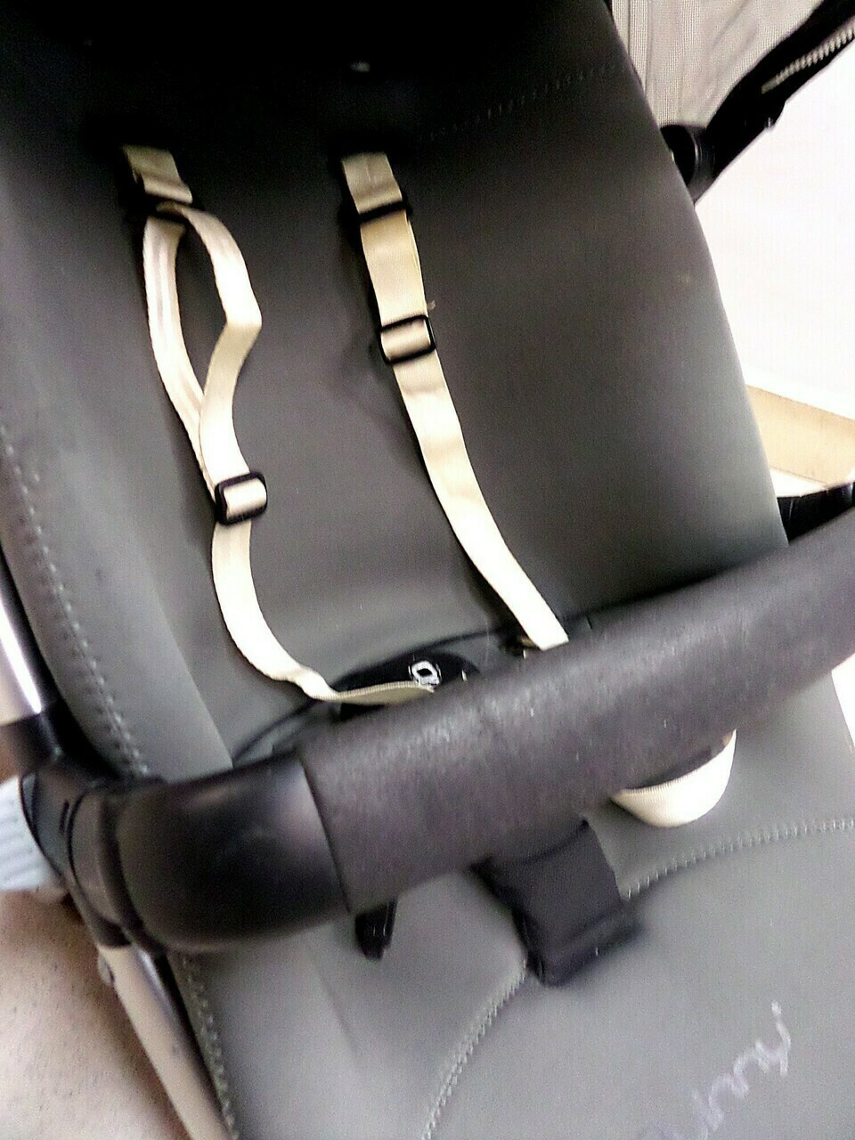 wozek-quinny-buzz-2w1-rocking-black-zestaw-2w1