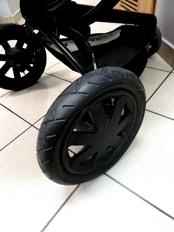 wozek-quinny-buzz-2w1-rocking-black-kolor-czarny