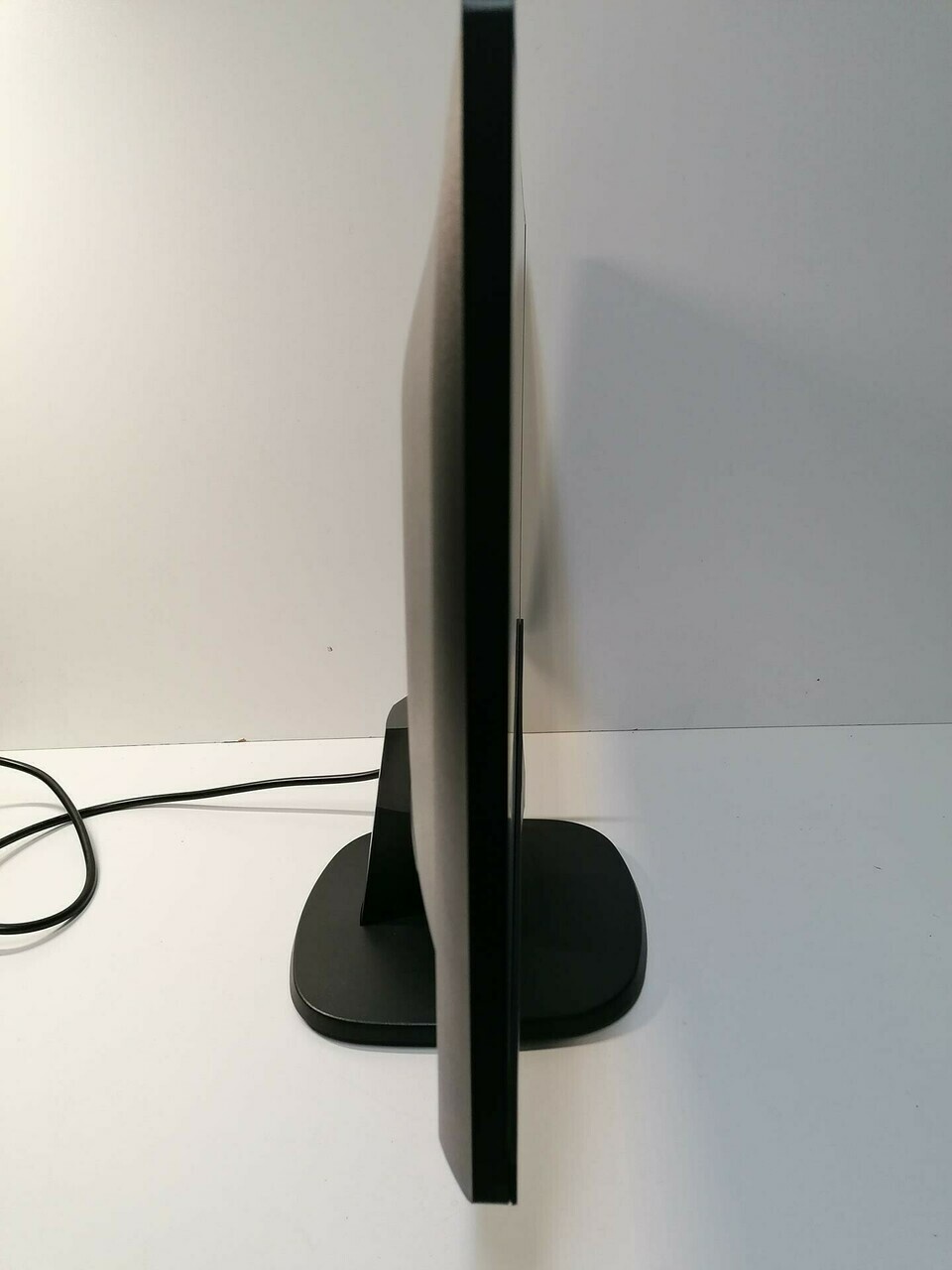 monitor-philips-243v7q-swietny-stan-rodzaj-podswietlania-lcd