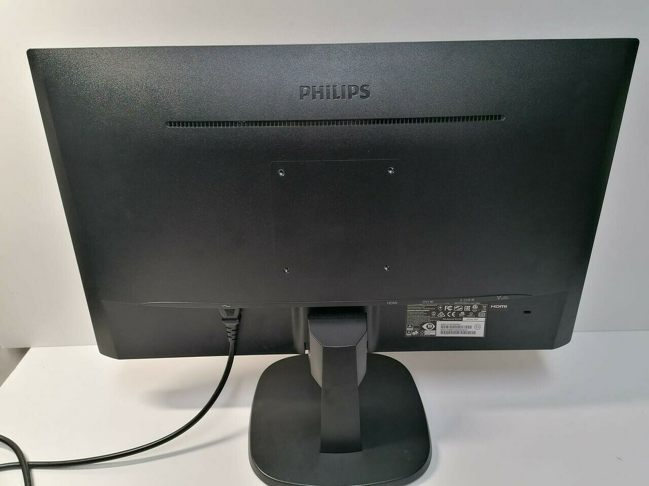 monitor-philips-243v7q-swietny-stan-przekatna-ekranu-cale-236