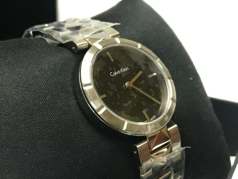 zegarek-damski-calvin-klein-k5t-331-ksztalt-koperty-okragla