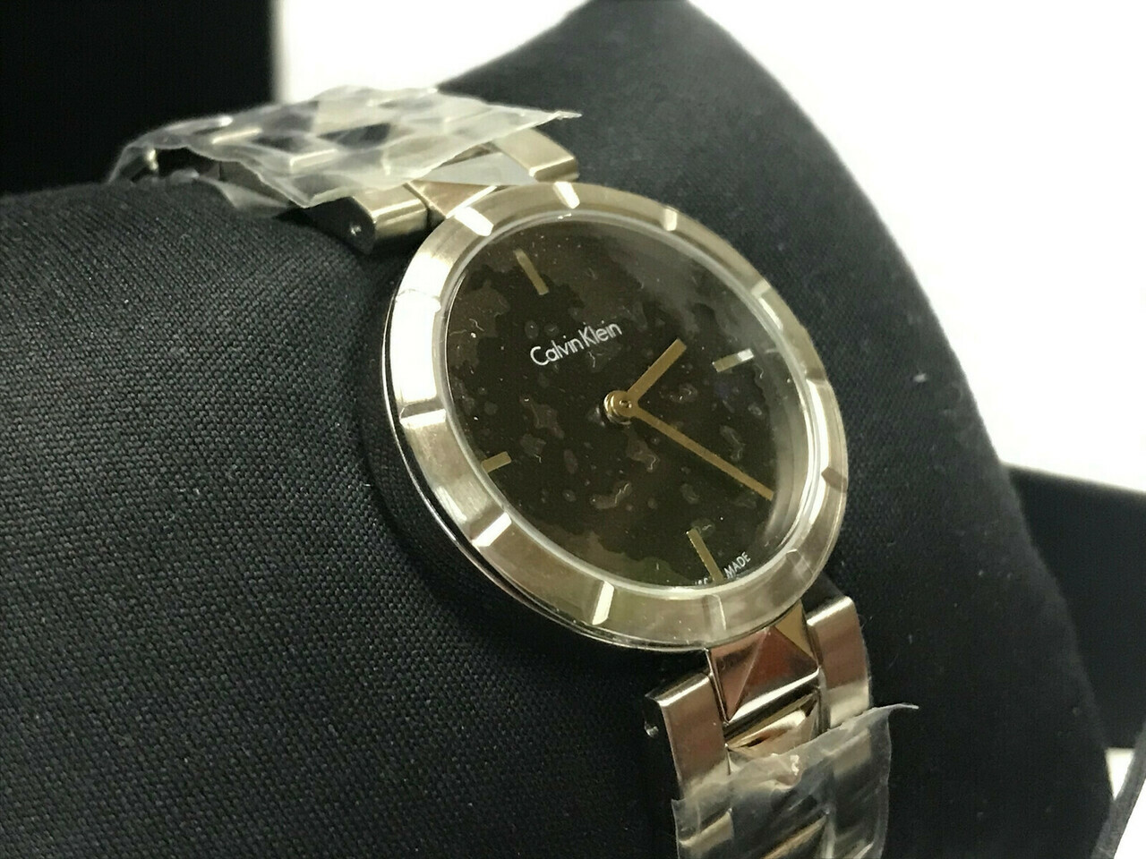 zegarek-damski-calvin-klein-k5t-331-ksztalt-koperty-okragla