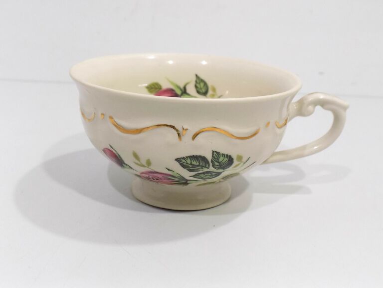 ladna-porcelana-tulowice-6-filizanek-stan-nie-wymaga-renowacji