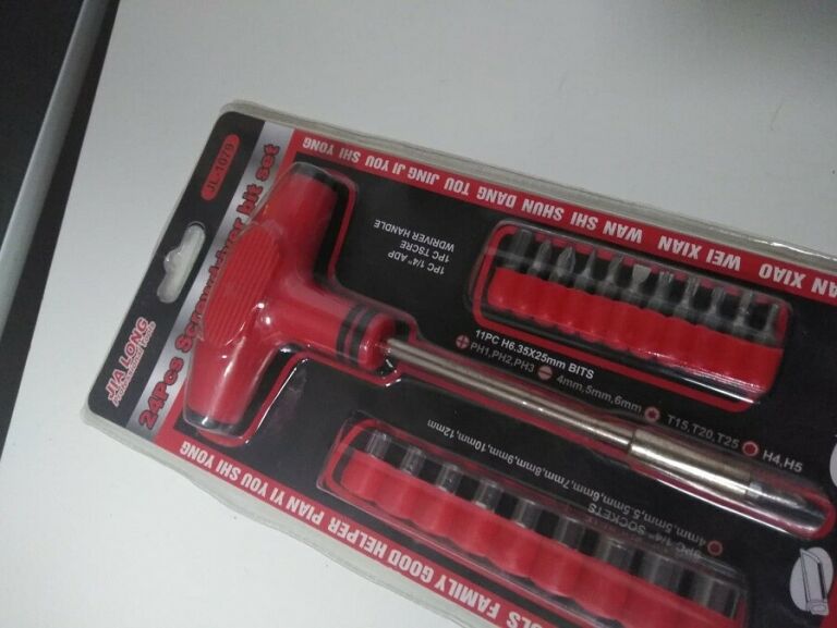 zestaw-kluczy-nasadowych-i-bitow-jl-1079-stan-uzywany