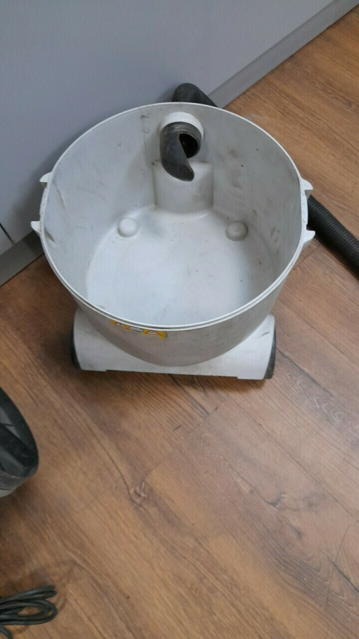 odkurzacz-przemyslowy-stihl-se-61-stan-uzywany