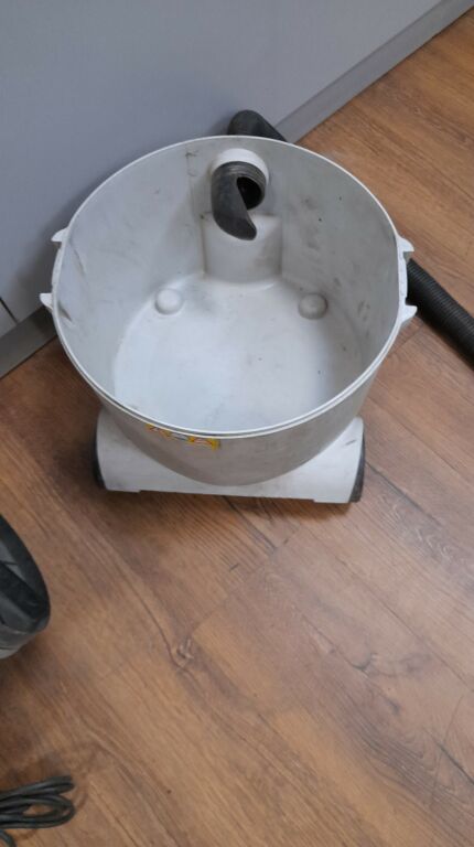 odkurzacz-przemyslowy-stihl-se-61-stan-uzywany