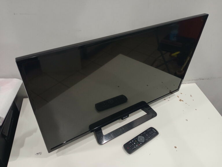 TELEWIZOR PHILIPS 32PFH4100/88 GWARANCJA 12MSC