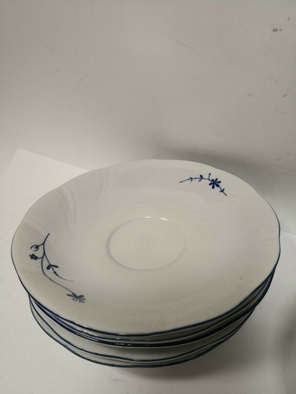 zestaw-porcelanowy-recznie-malowany-rodzaj-serwisu-kawowy-i-herbaciany