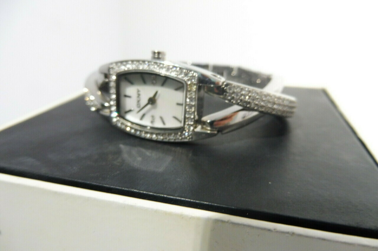 zegarek-dkny-damski-krysztalki-pudelko-rodzaj-analogowe