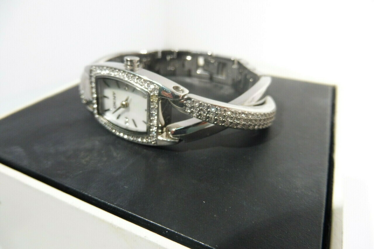 zegarek-dkny-damski-krysztalki-pudelko-typ-nareczny