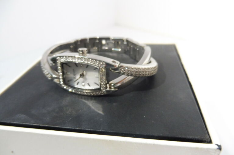 zegarek-dkny-damski-krysztalki-pudelko-marka-dkny