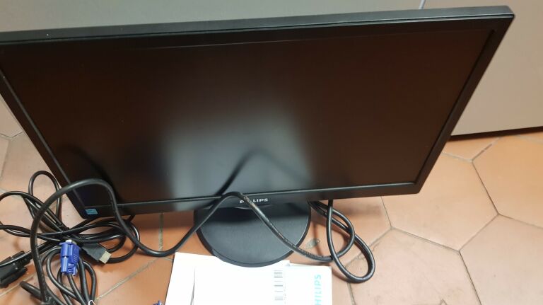 MONITOR PHILIPS 193V5 STAN IDEALNY!