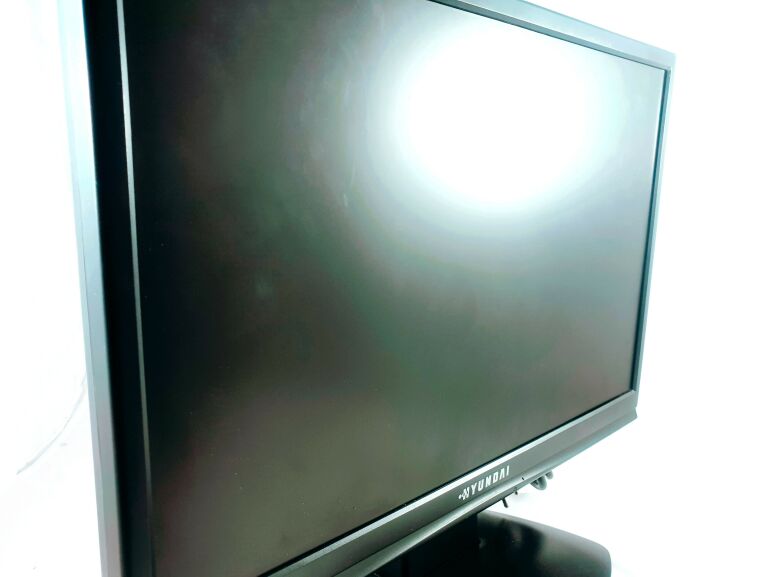 MONITOR HYUNDAI X93W+KABLE