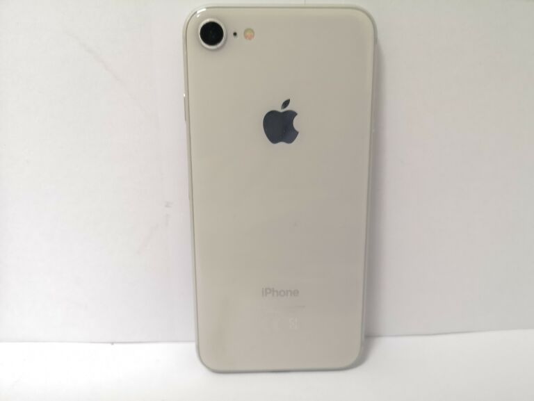 APPLE IPHONE 8 2/64GB 12/7 MPX 4,7" SILVER/WHIT