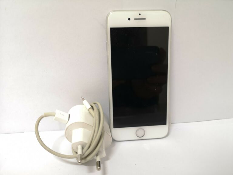 APPLE IPHONE 8 2/64GB 12/7 MPX 4,7" SILVER/WHIT