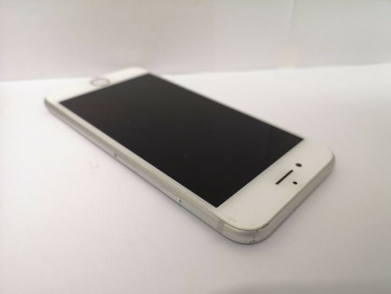 APPLE IPHONE 8 2/64GB 12/7 MPX 4,7" SILVER/WHIT