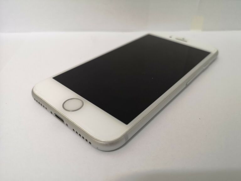 APPLE IPHONE 8 2/64GB 12/7 MPX 4,7" SILVER/WHIT