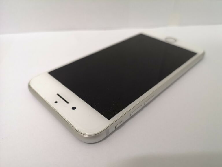 APPLE IPHONE 8 2/64GB 12/7 MPX 4,7" SILVER/WHIT