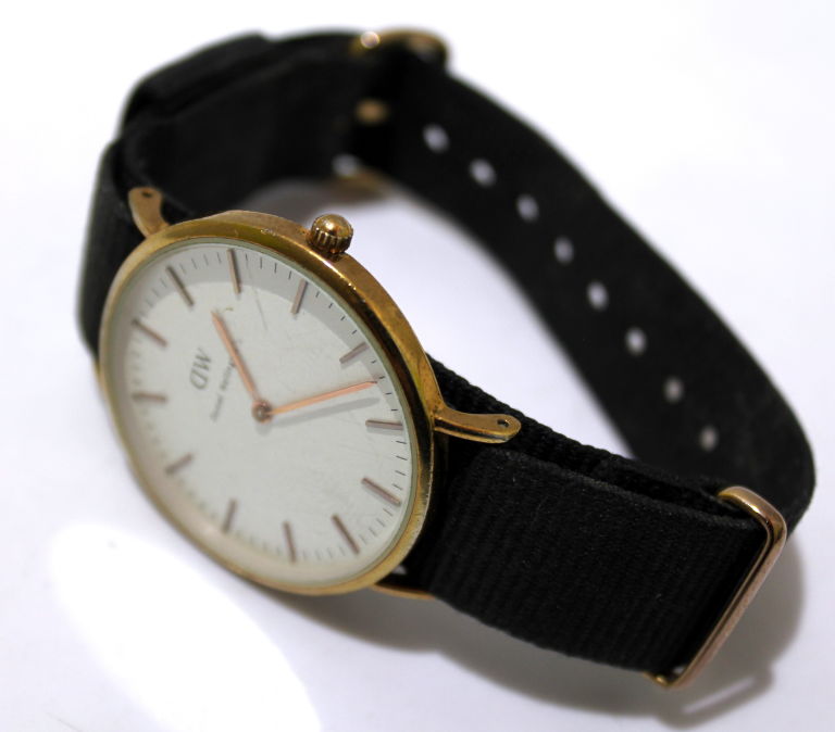 DANIEL WELLINGTON CLASSIC B36R2 CZARNY PASEK