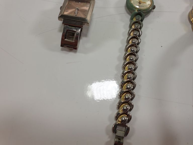 zegarek-qq-cena-za-szt-mechanizm-kwarcowy