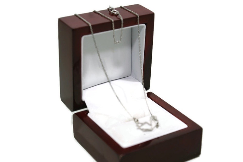 sliczny-srebrny-naszyjnik-celebrytka-p925-13g-marka-inna-marka