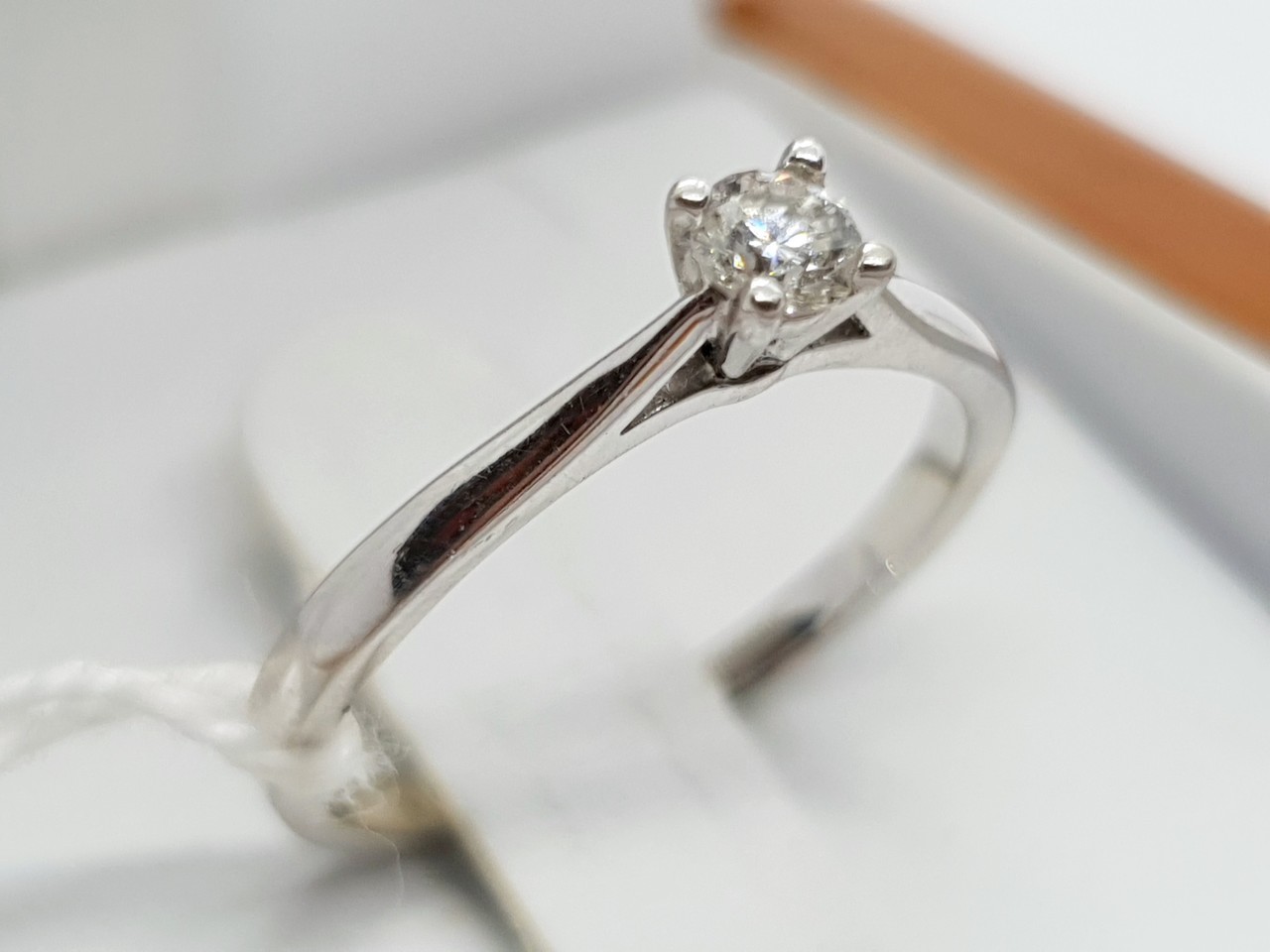 pierscionek-z-diamentem-017ct-rodzaj-wyrob-jubilerski