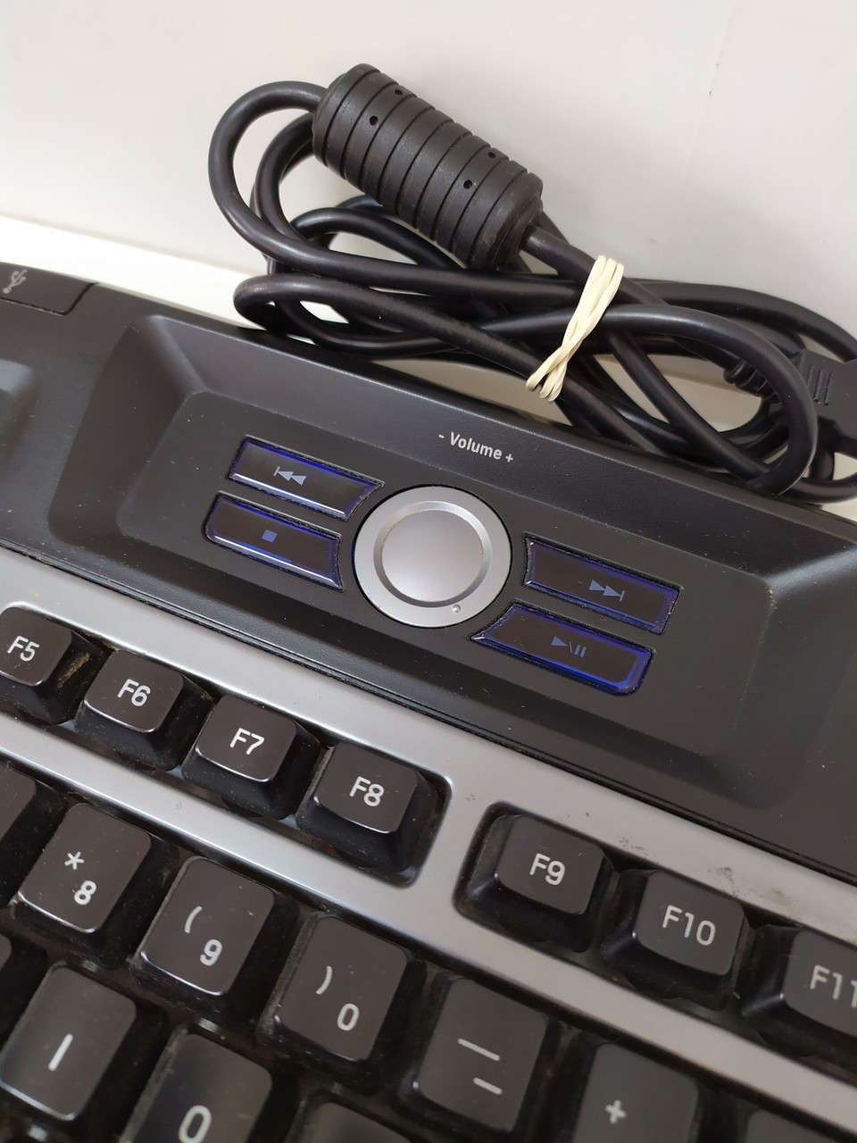 klawiatura-gamingowa-logitech-g11-interfejs-usb