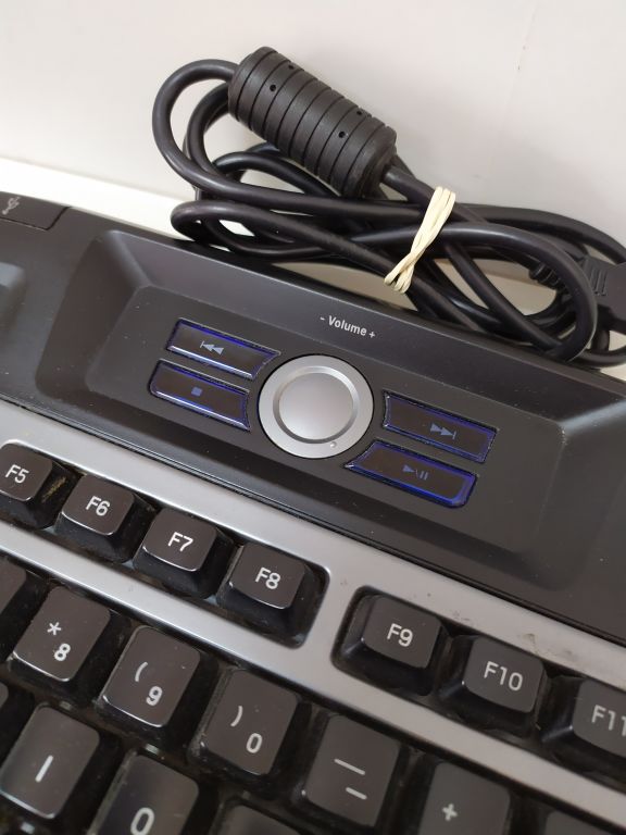 klawiatura-gamingowa-logitech-g11-interfejs-usb