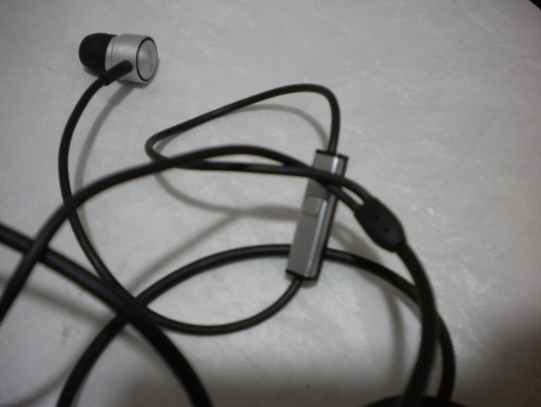 SŁUCHAWKI DOKANAŁOWE AKG K 391 NC OPIS