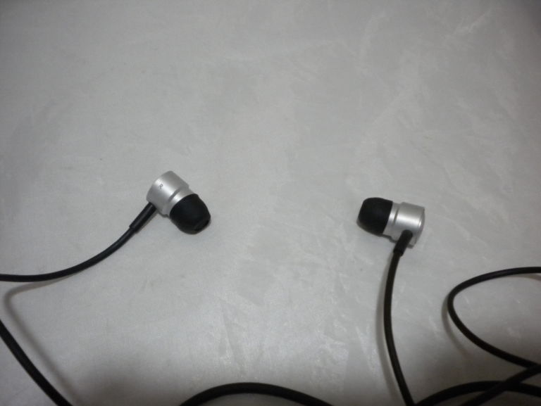 SŁUCHAWKI DOKANAŁOWE AKG K 391 NC OPIS