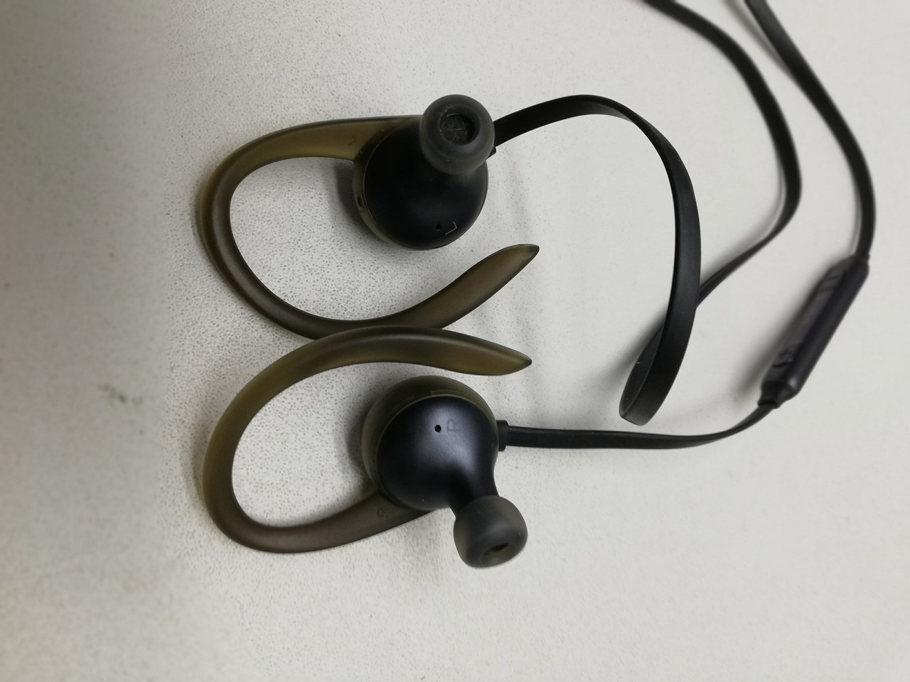 sluchawki-samsung-level-active-mikrofon-nie