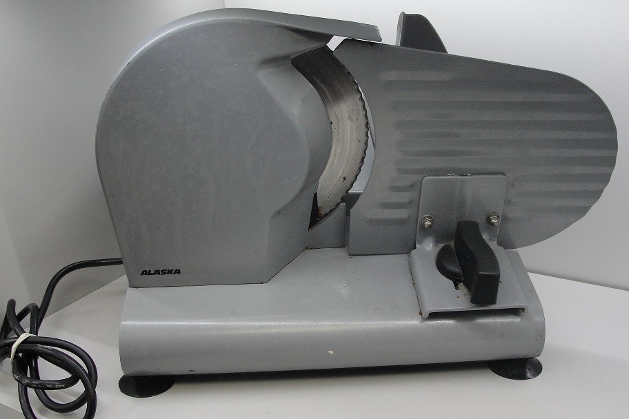 krajalnica-do-chleba-alaska-material-noza-stal-nierdzewna