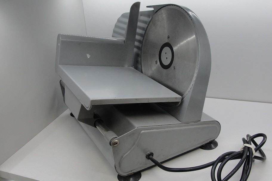 krajalnica-do-chleba-alaska-kolor-dominujacy-srebrnyszary