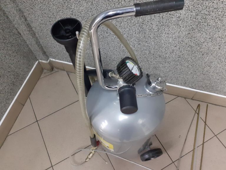 WYSYSARKA PNEUMATYCZNA DO OLEJU NORTEC