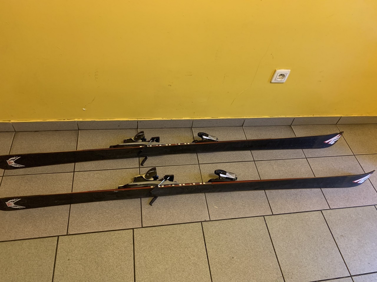 narty-k2-apache-crossfire-181cm-okazja-kolor-dominujacy-czarny