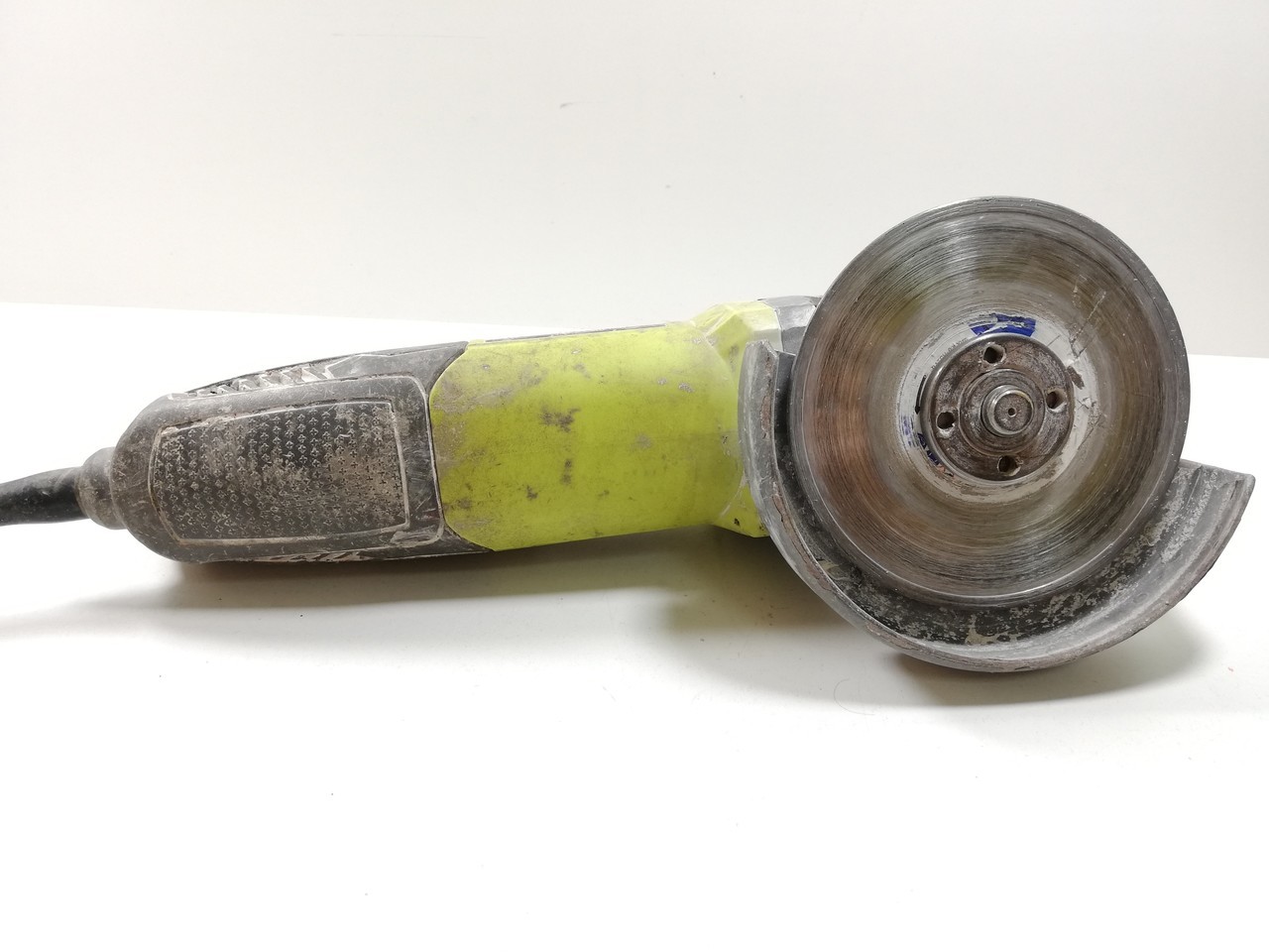 szlifierka-katowa-ryobi-rag800-125-stan-uzywany