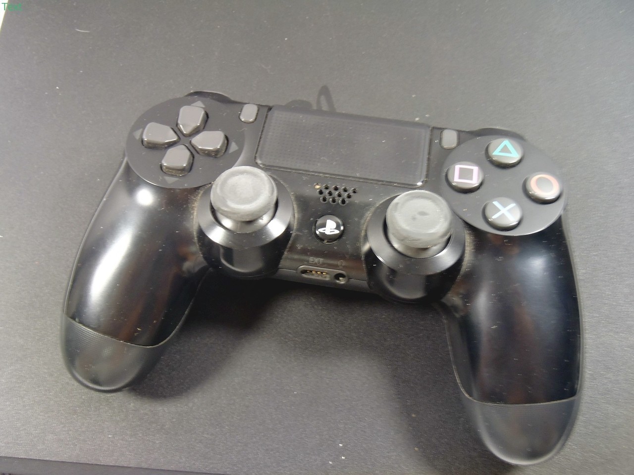 fajniutka-konsola-ps4-1tb-komplet-z-padem-stan-uzywany