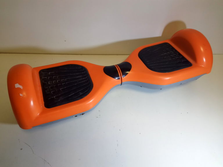 deskorolka-elektryczna-manta-shb001n-shark-65-stan-uzywany