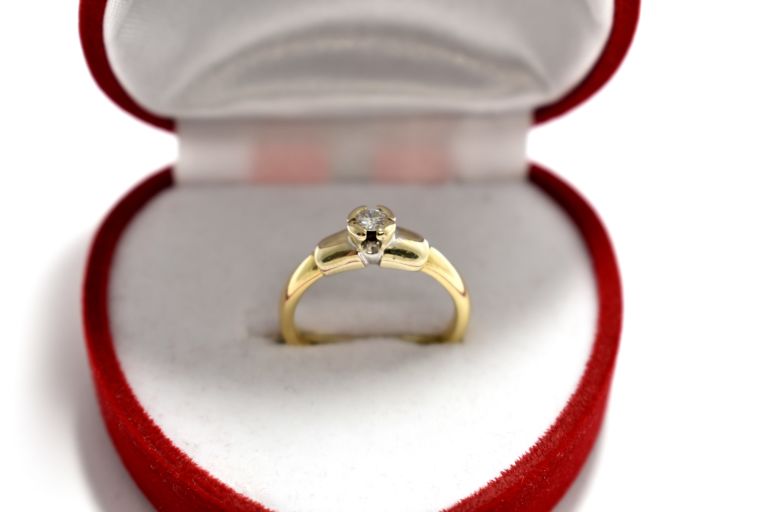 zloty-pierscionek-pr585-z-diamentem-014ct-r13-364g-certyfikat-stan-uzywany