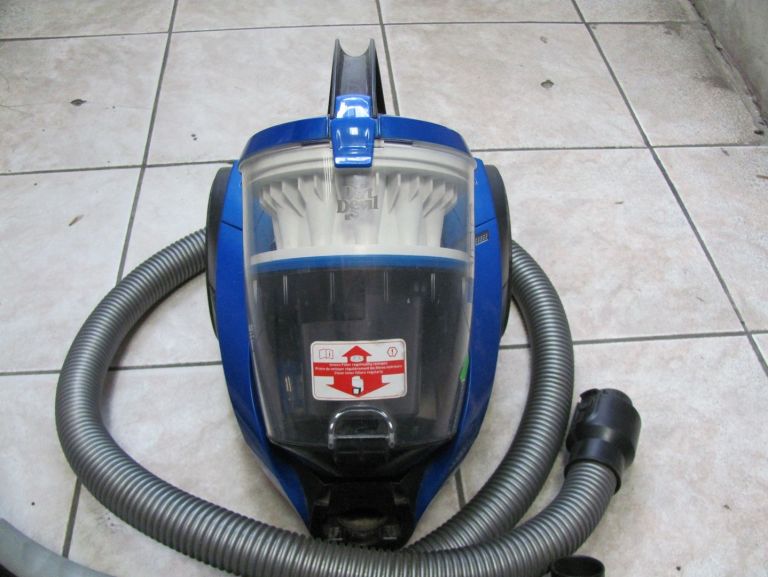 odkurzacz-bezworkowy-dirt-devil-rebel-54-he-moc-800