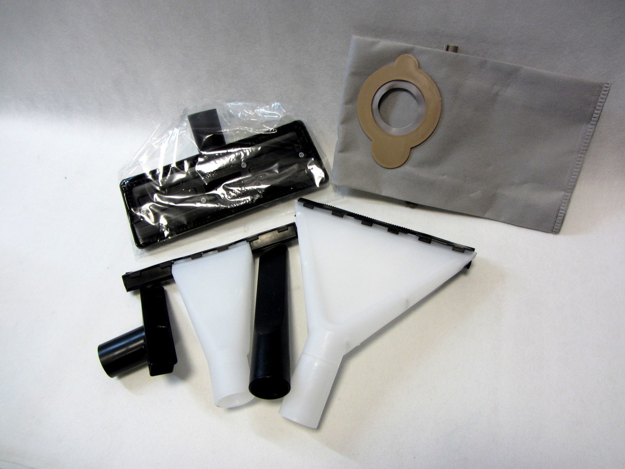 odkurzacz-pioracy-salute-comodo-water-2200w-product-id-12b6d5ab-8db9-43e5-ae36-07019fe6e95e