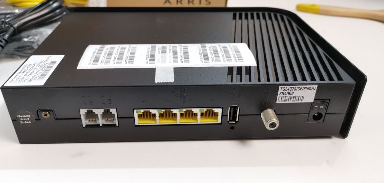 ROUTER ARRIS TG2492