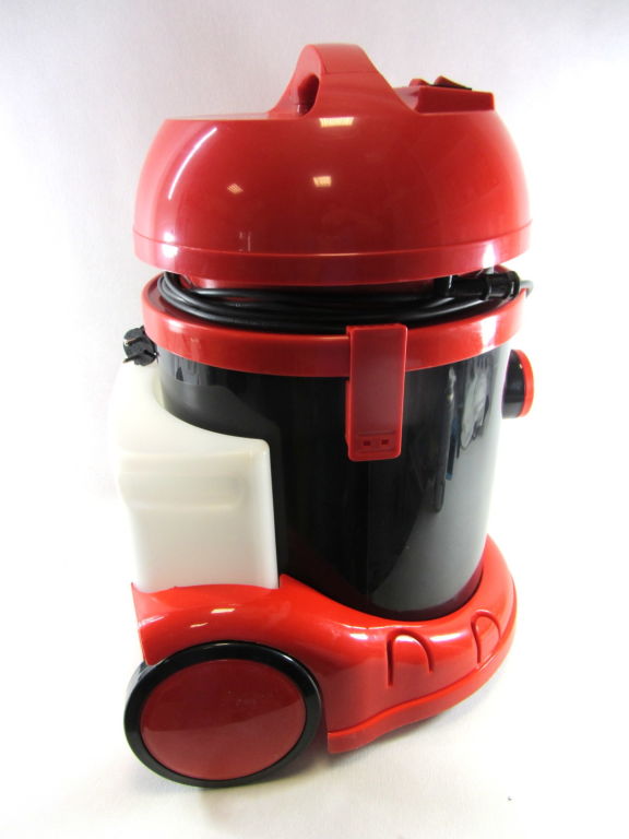 odkurzacz-pioracy-salute-comodo-water-2200w-kod-producenta-comodo-control