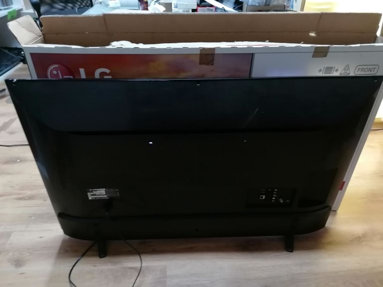 TELEWIZOR LG 49UF640V USZKODZONY