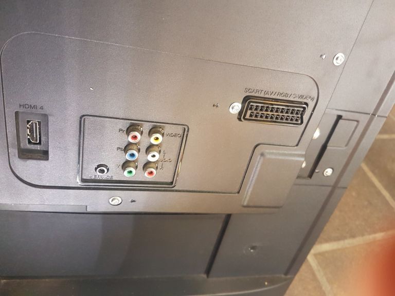 TELEWIZOR SHARP LCD COLOUR TV LC-46LE732E