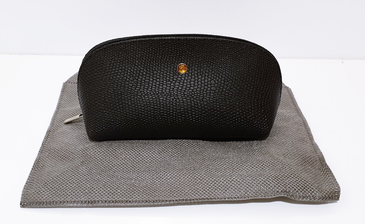 kosmetyczka-czarna-z-bursztynem-batycki-chmielna-98-warszawa