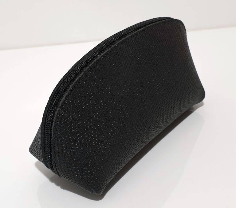 kosmetyczka-czarna-z-bursztynem-batycki-chmielna-98-warszawa