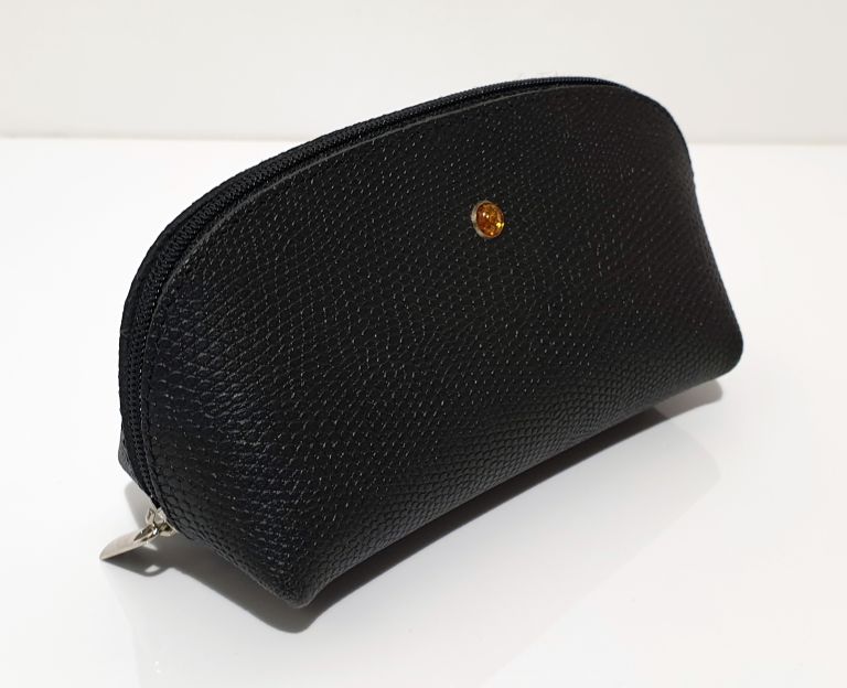 kosmetyczka-czarna-z-bursztynem-batycki-marka-batycki