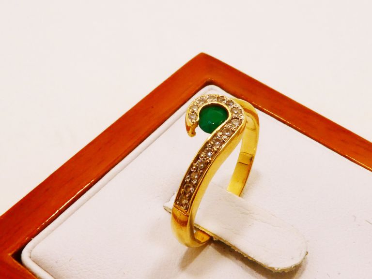 ladny-zloty-pierscionek-263g-585-r17-kolor-dominujacy-zloty